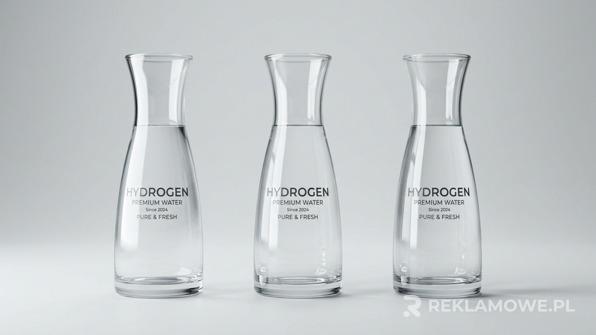 Karafka reklamowa o atrakcyjnym kształcie i kolorze wpływającym na popularność produktu