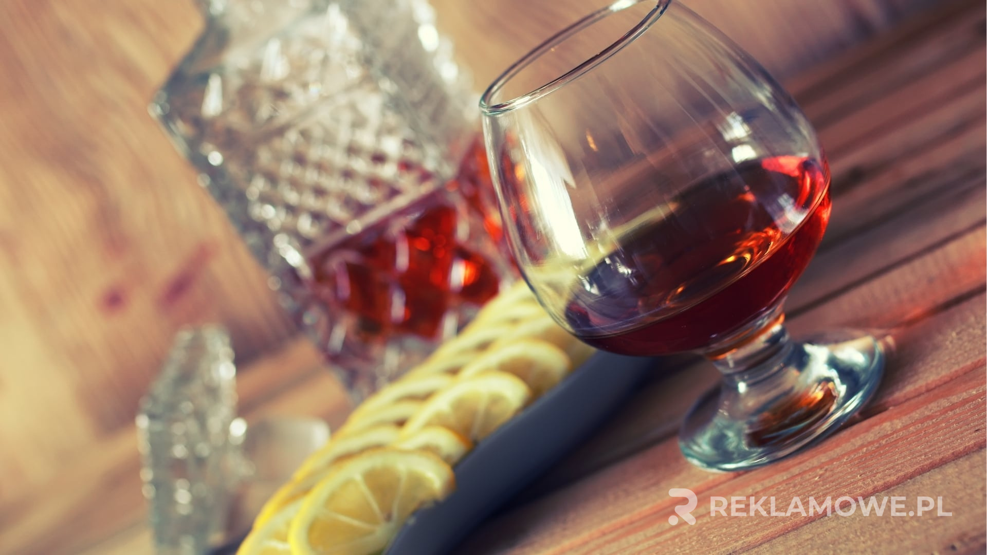 Najlepsze techniki nadruku dla karafek reklamowych Techniki nadruku na karafkach reklamowych