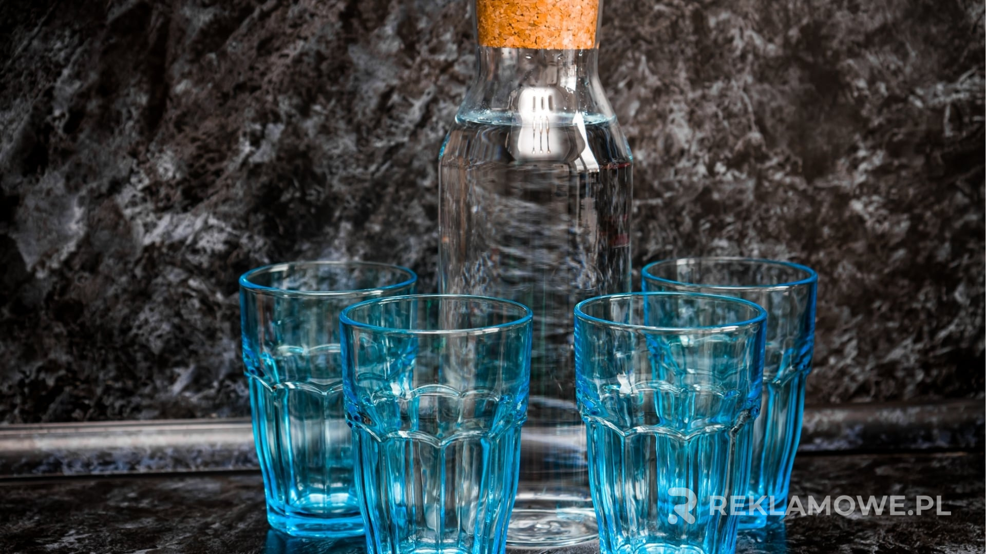 Techniki nadruku na karafkach reklamowych