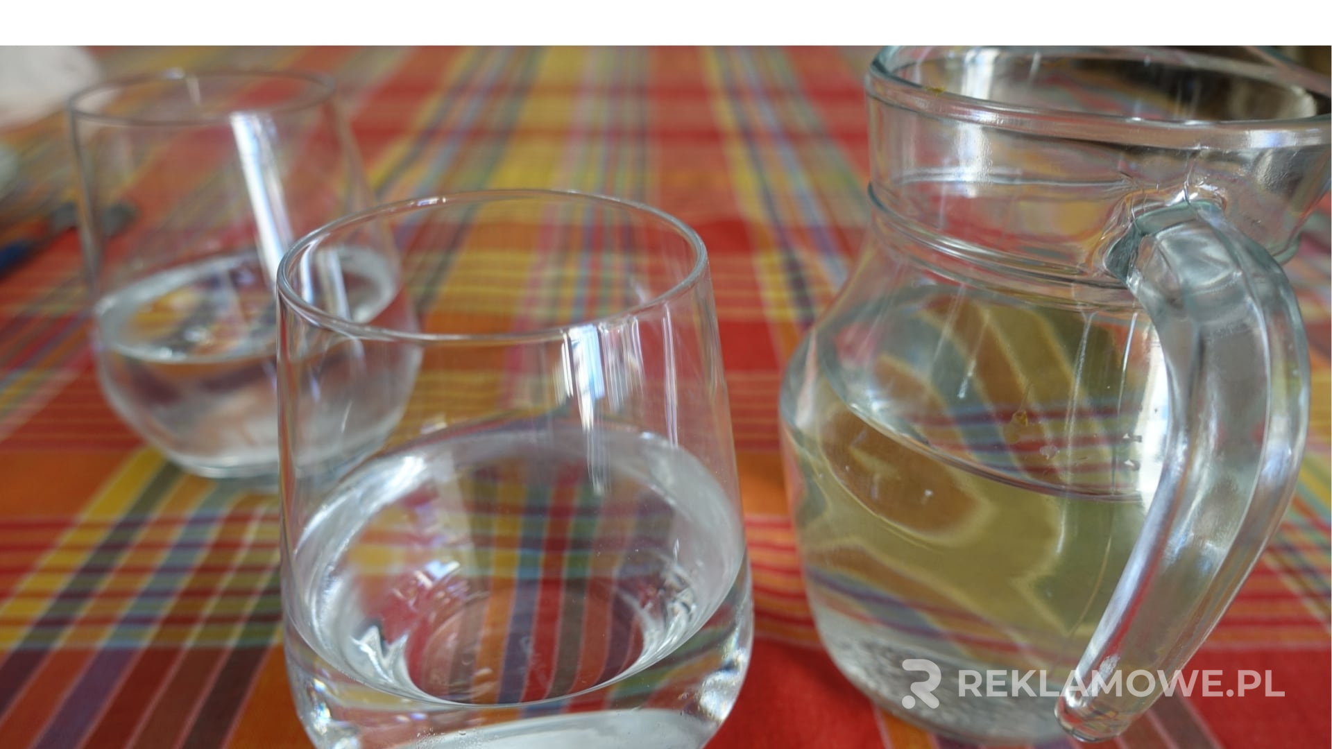 Test trwałości karafek reklamowych