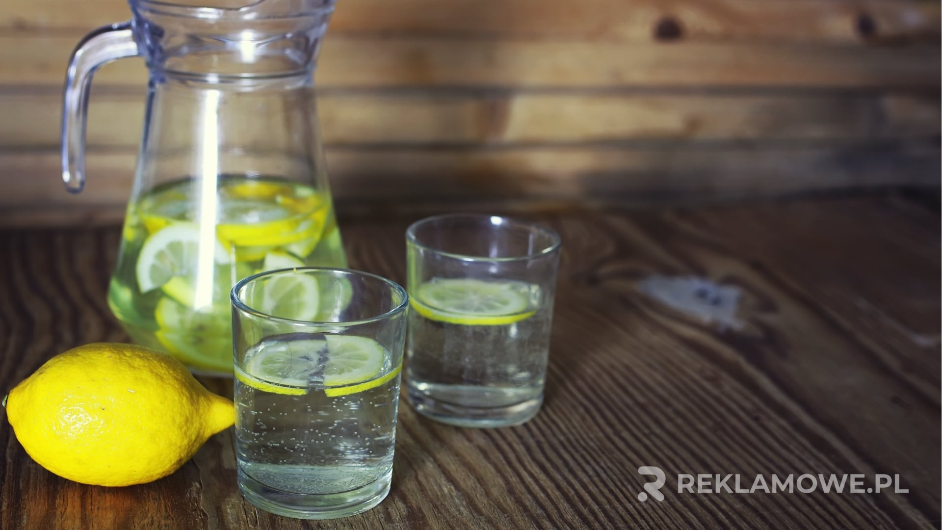 Nowoczesne karafki reklamowe